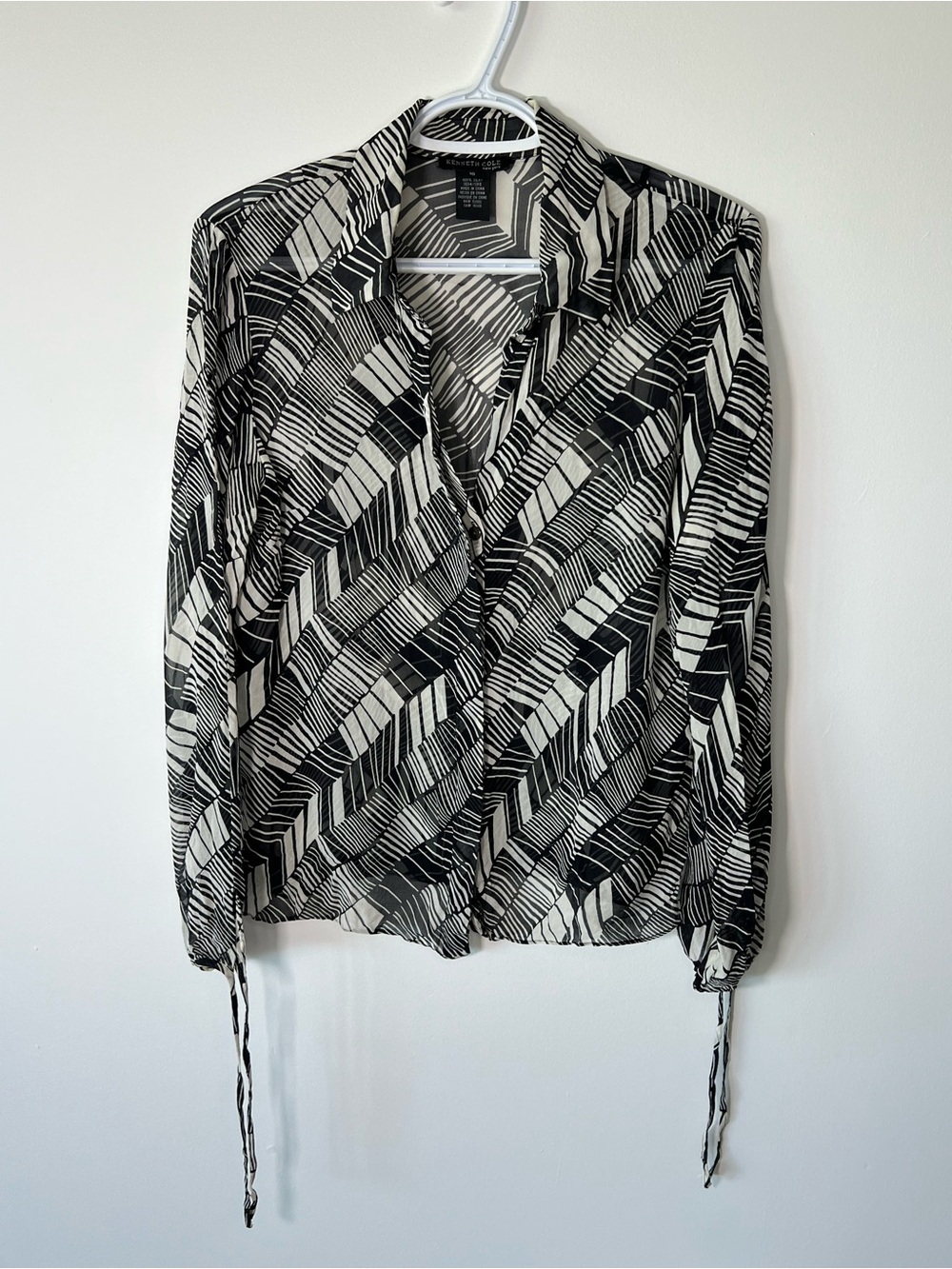 Kenneth Cole Black & Cream Semi Sheer Abstract Print Women’s Size 10 Silk Blouse
